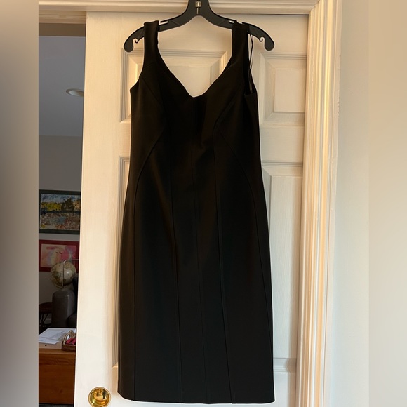Barely worn midi black dress w/ corset detailed lines by Tara Jarmon Paris - Picture 3 of 13
